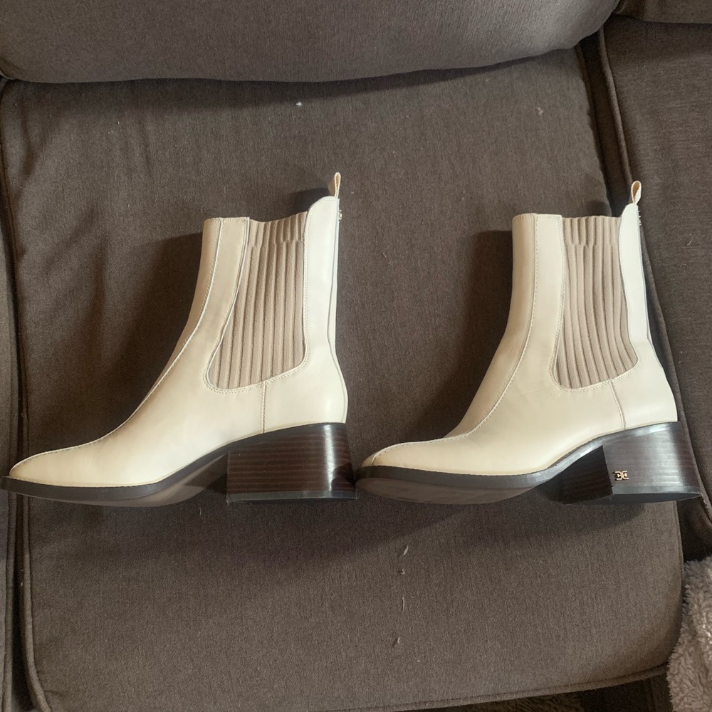 Cream Sam Edelman Chelsea Boots